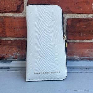 Quay white zip glasses case, soft interior